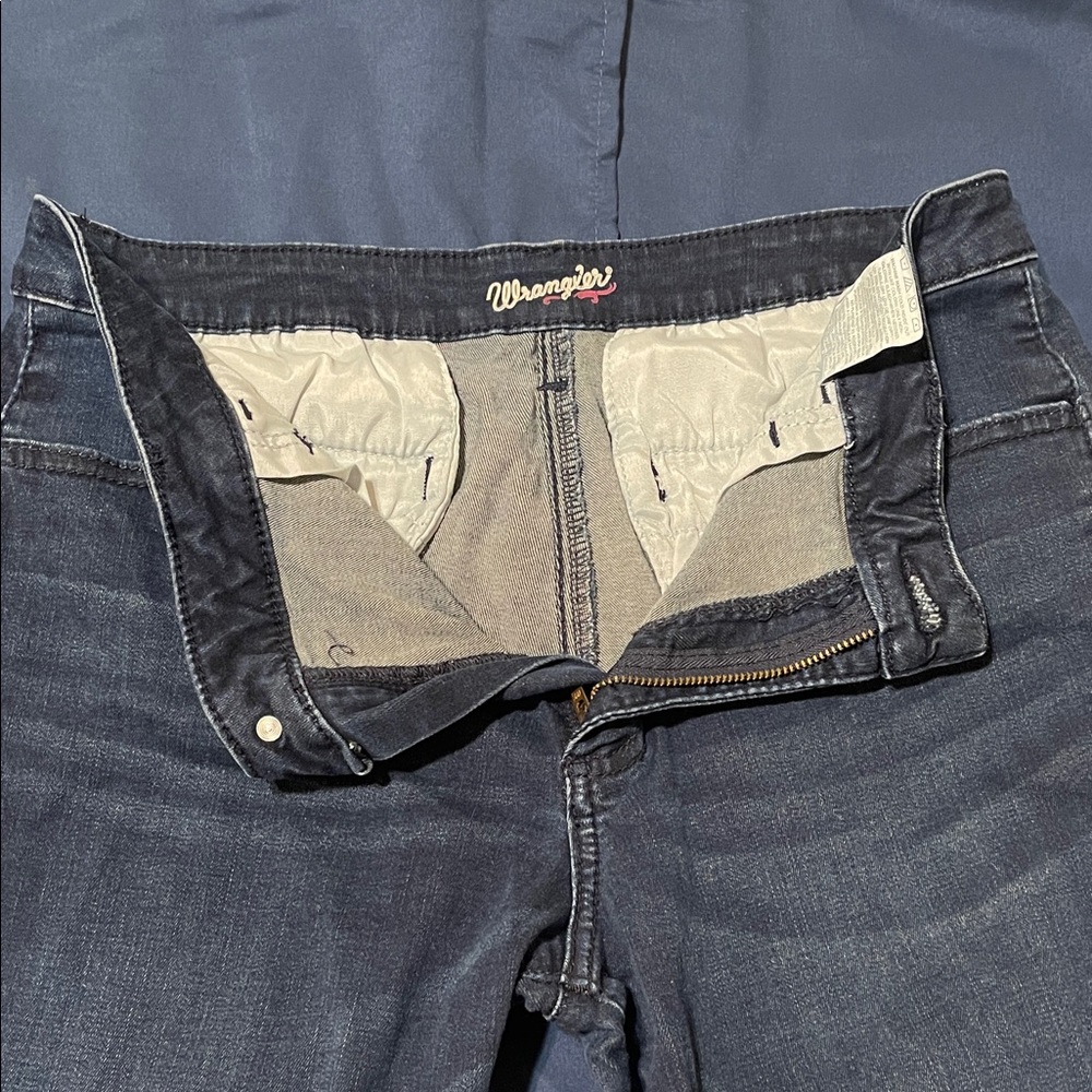Wrangler Men's Deep Indigo Relaxed Jeans